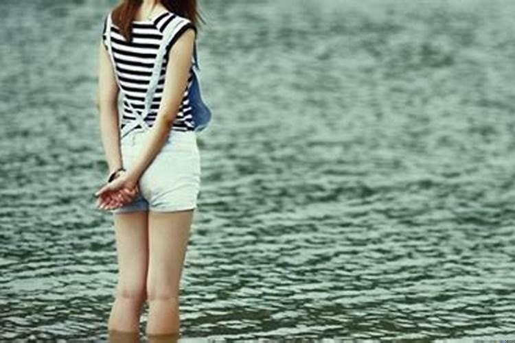 女人梦见河里水很清