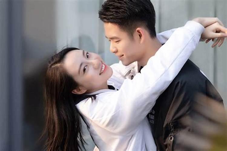 天秤座喜欢一个人会粘人吗