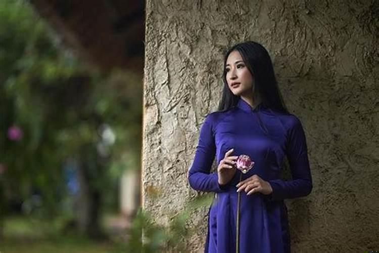 梦见自己爸爸在哭是什么意思