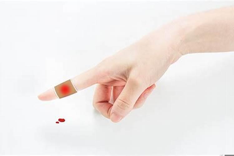 梦见亲人手上受伤流血