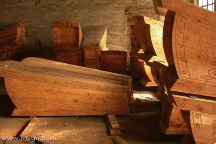 梦见看见棺材是什么意思