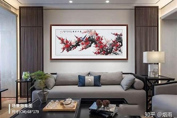 中间户客厅挂什么东西比较好看