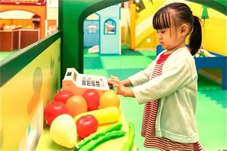 梦见已故的亲人给钱我是什么意思