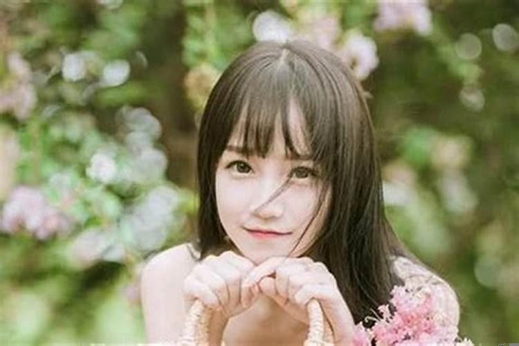 水瓶女越喜欢一个人越冷淡?