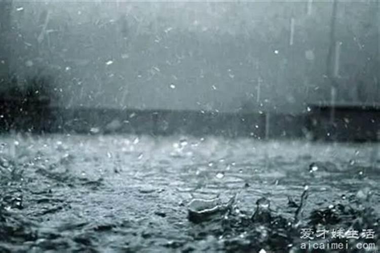 梦见妈妈投水而死