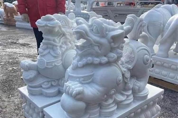 大门外面摆放什么好