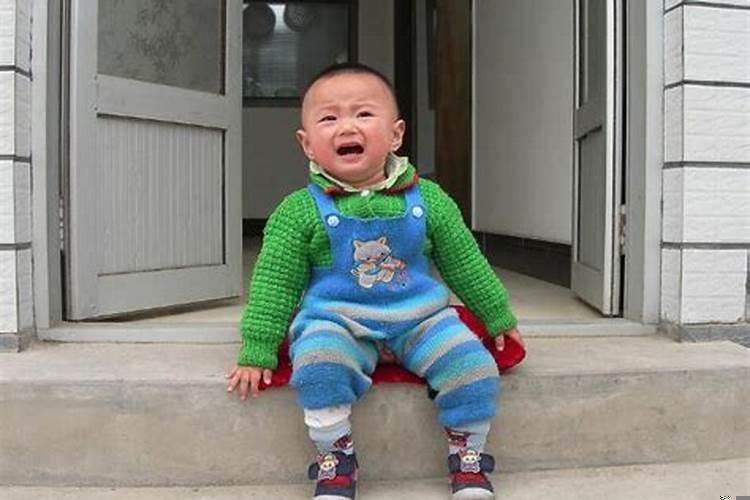 中年女人梦见小男孩哭