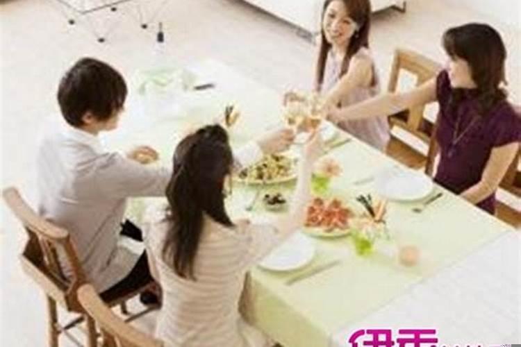 梦见情人跟老公聊天