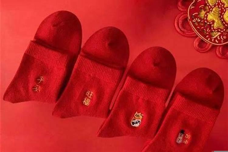 今年本命年戴什么好呢