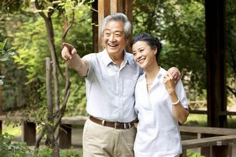 73岁送老人什么讲究最好