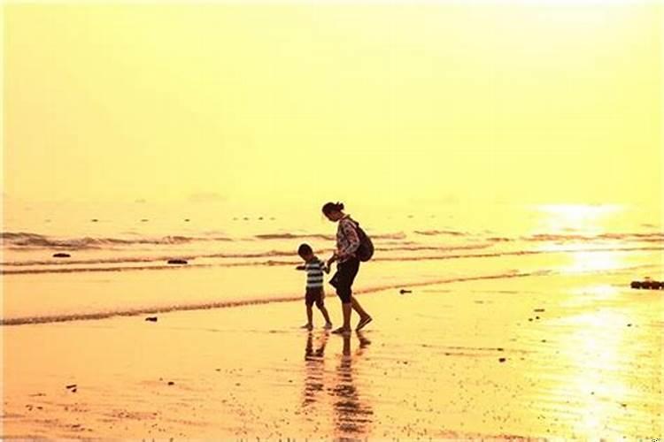 梦见有人从山上摔下来