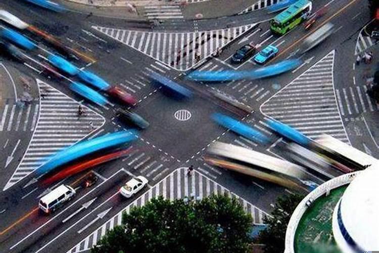 风水上房子是不是不能在十字路口