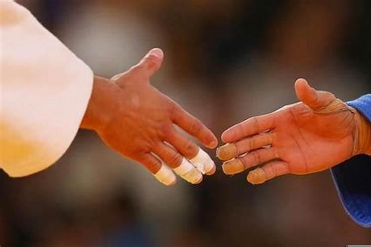 人与人的交往应该怎样相处