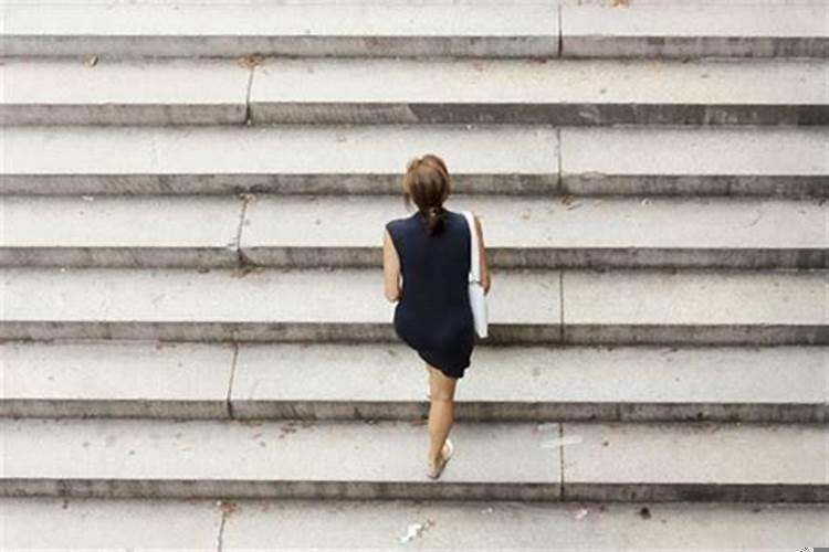 我梦见有人追我我就跑