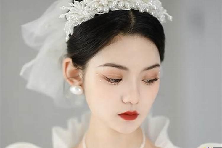 婚纱配珍珠还是钻石