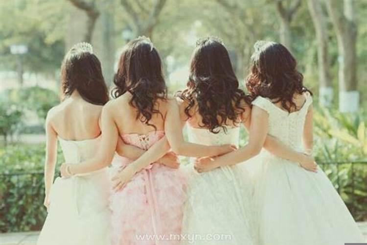 梦见要结婚到处找婚纱