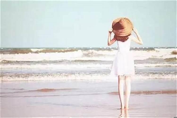 五行水旺缺土的女人的特点