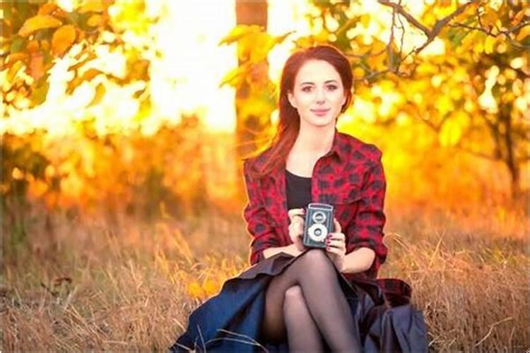 梦见妻子与别人接吻