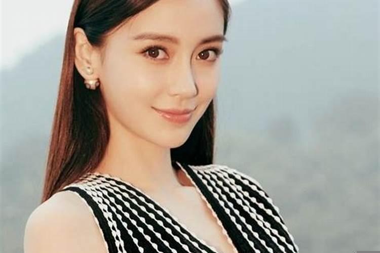 穿什么都好看的星座女