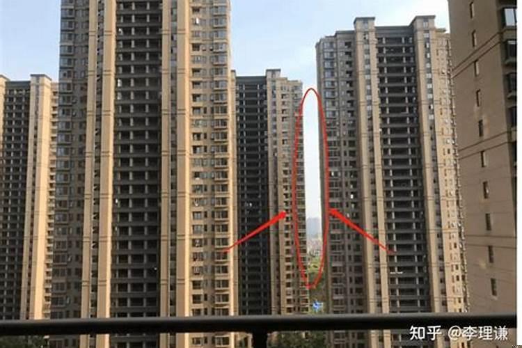 房子前面是房顶煞