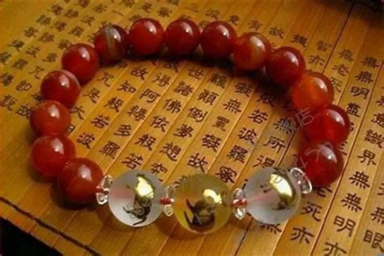 五行属火的人适合佩戴什么招财