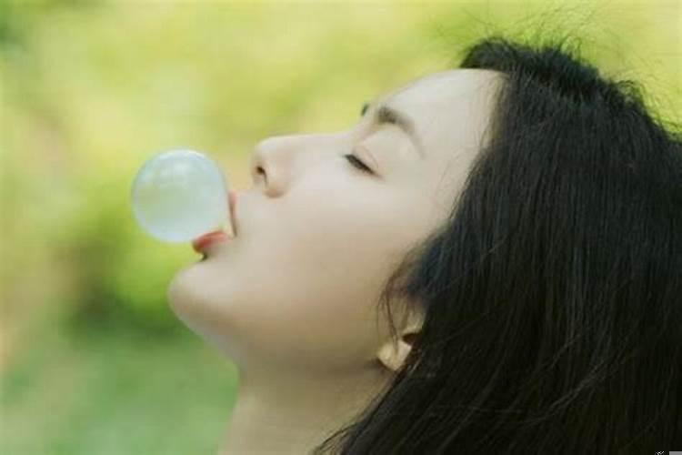 水瓶男被哪种女生吸引