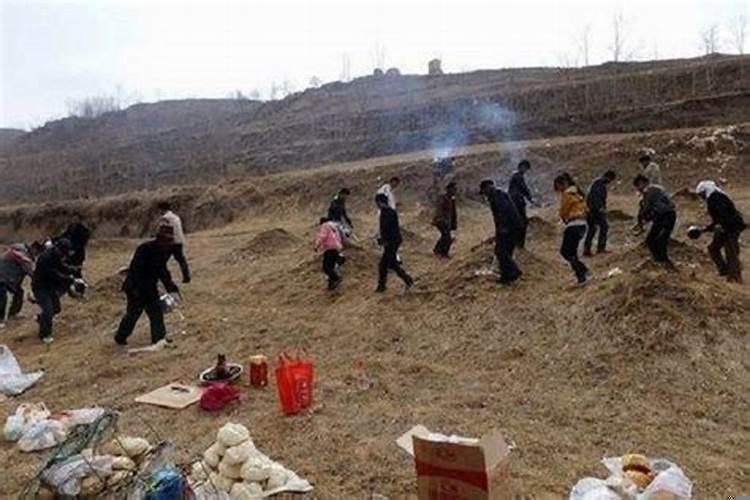 梦见上坟有什么预示嘛