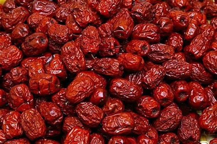 女人做梦梦到吃红枣