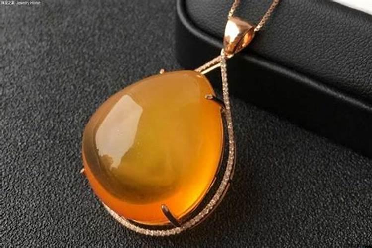 怎么佩戴蜜蜡最好