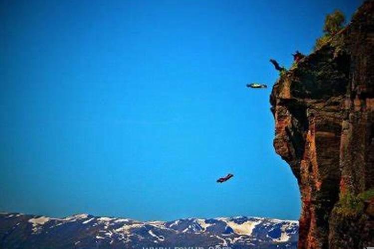 梦见从山上掉下来是什么意思