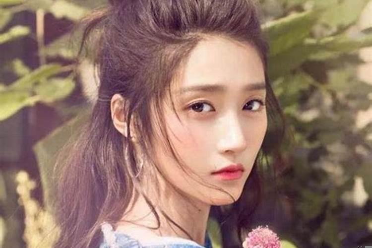 哪个星座女是校花