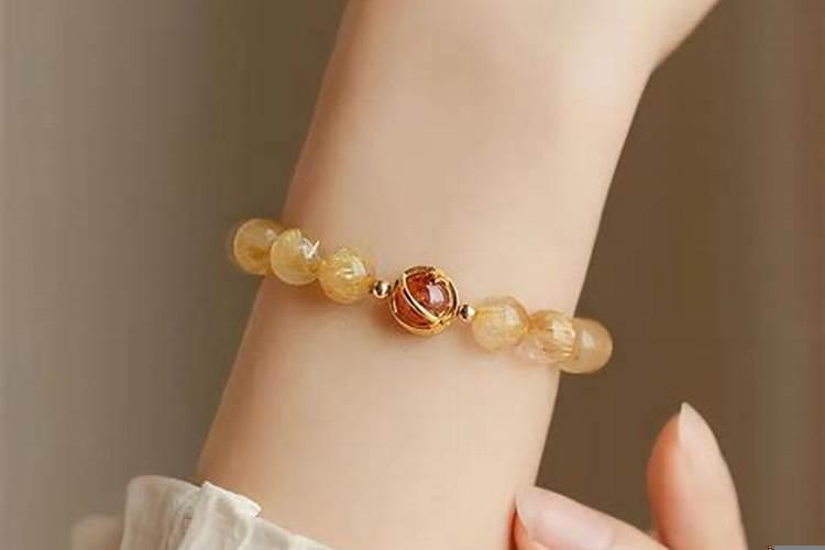 女人戴什么金吊坠招财又旺夫