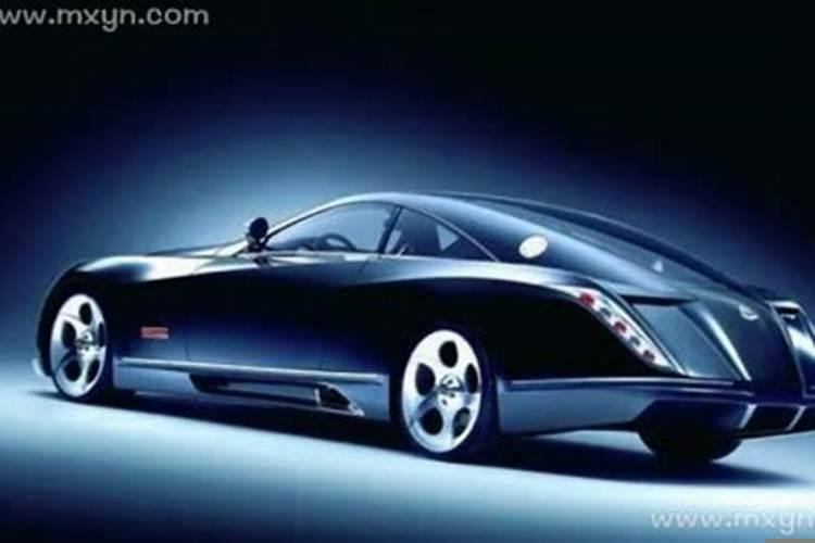 梦见开豪车是什么意思撞车了