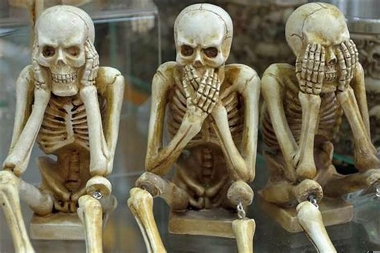 梦见自己和死人说话好不好?