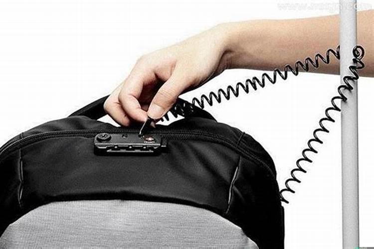 梦见包丢了哭得很伤心