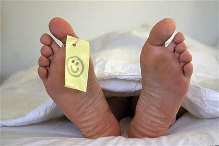 梦见一群死尸是什么意思