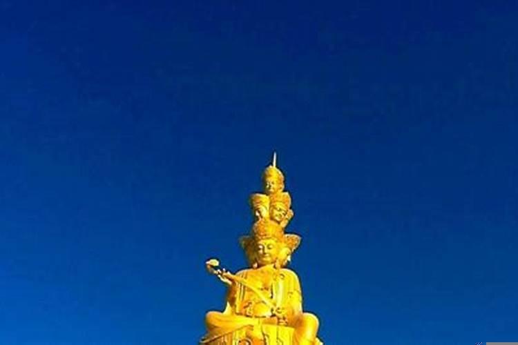 在普贤菩萨跟前求事业