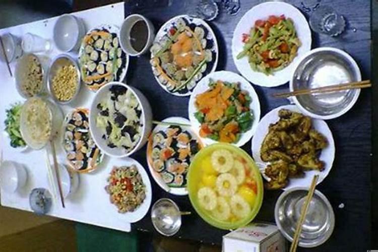 搬家当天请客应该吃什么饭