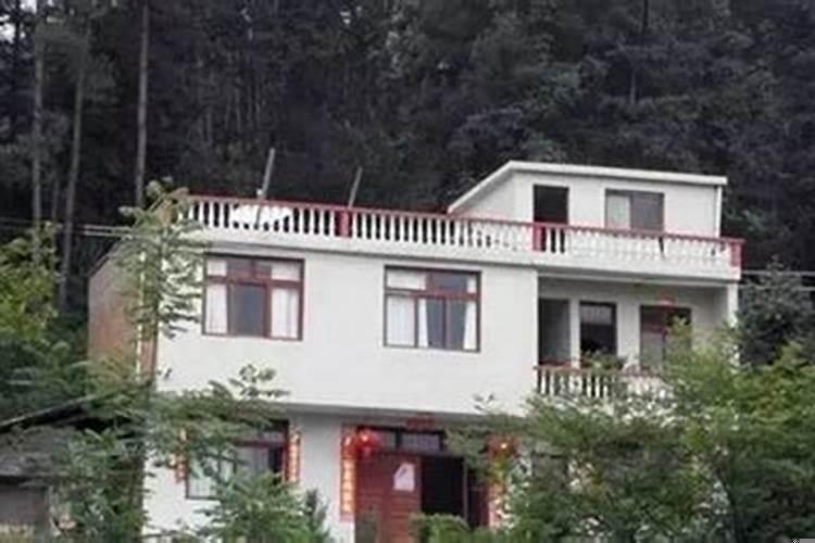 在院子中间盖房风水