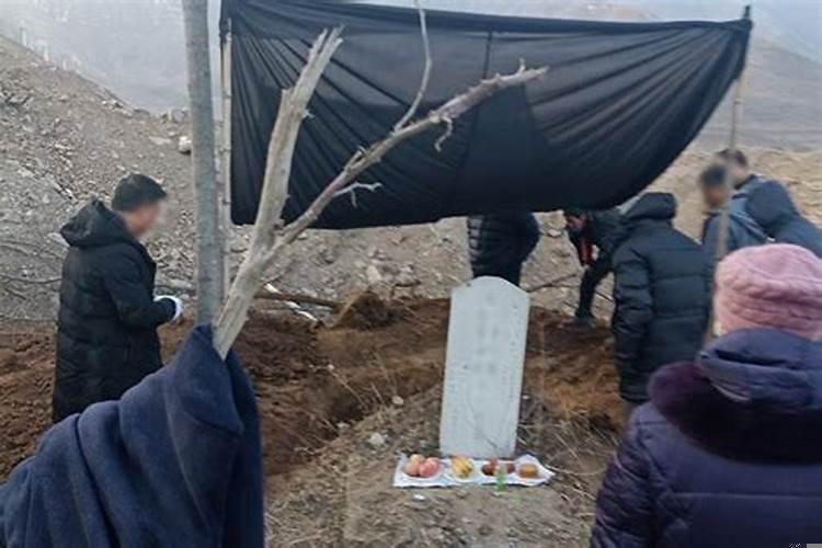 2025年阳历五月迁坟哪天好