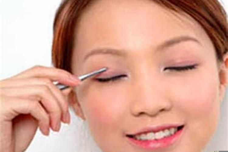 眼皮跳是睡不好吗