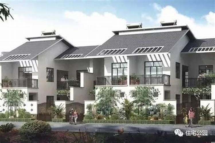 农村盖房前后邻居高，中间低