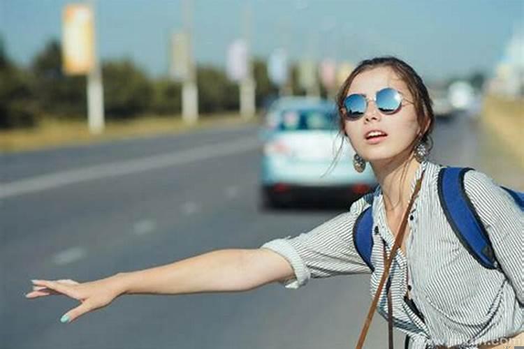 女人梦见搭错车预示着什么
