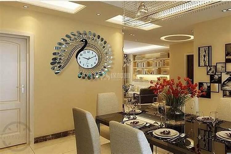 农村客厅挂钟挂在什么位置好