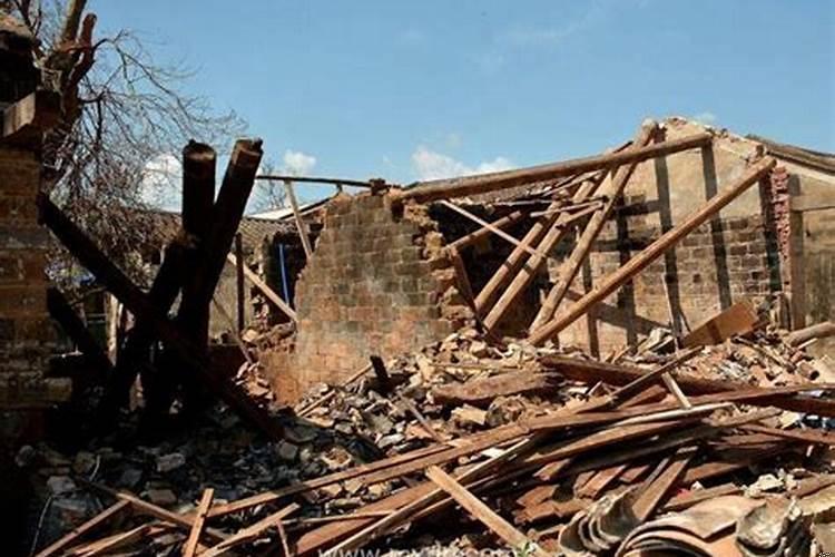 梦见房子倒塌是什么预兆自已