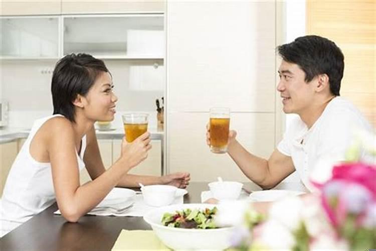 梦见和女友吃饭是什么意思