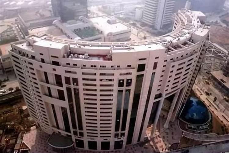 厨房正对卧室怎么化解