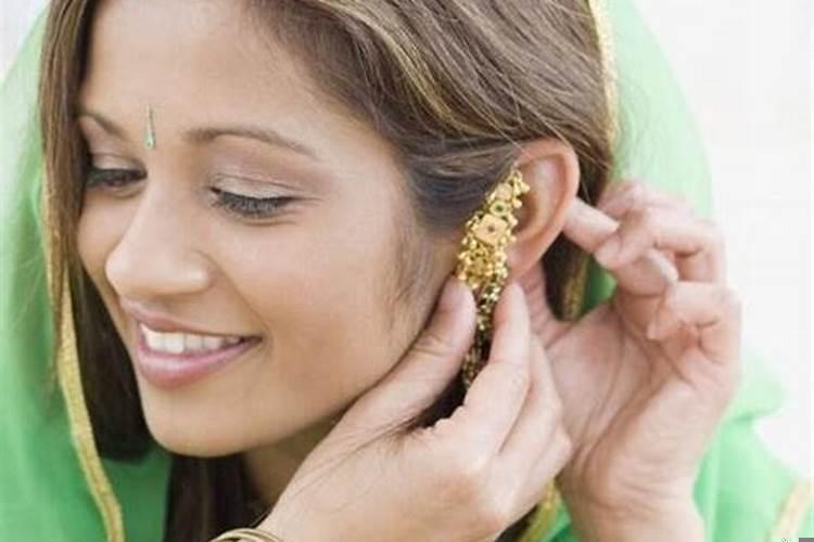 梦见耳环散落一地