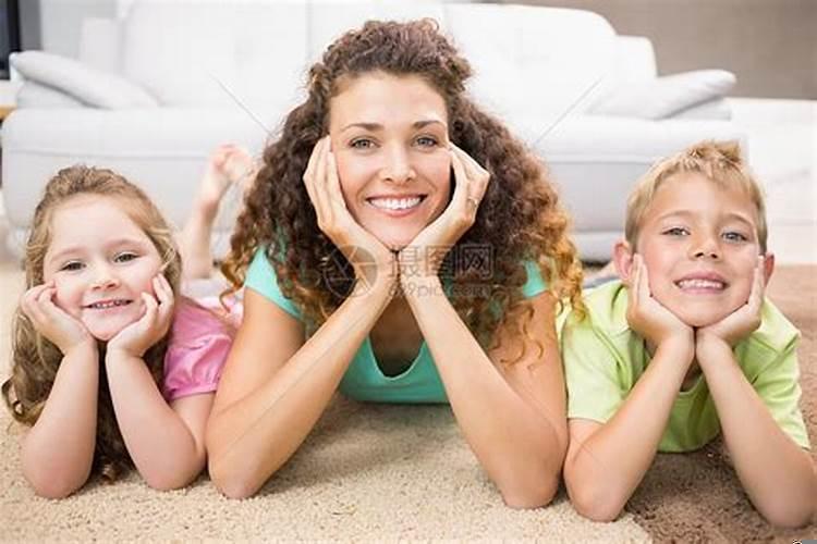 梦到兄弟姐妹们在一起