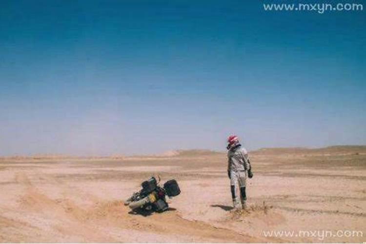 梦到自己摔跤爬起来了